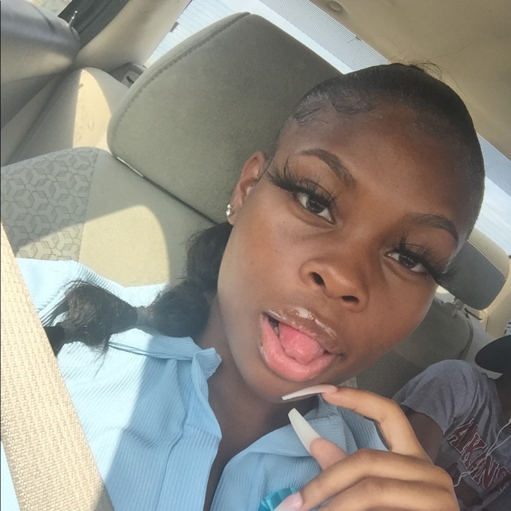 Meet your Posher, Amourr